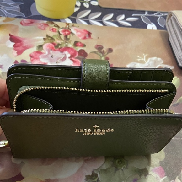 Kate Spade Olive Green Leather Wallet - Picture 5 of 5